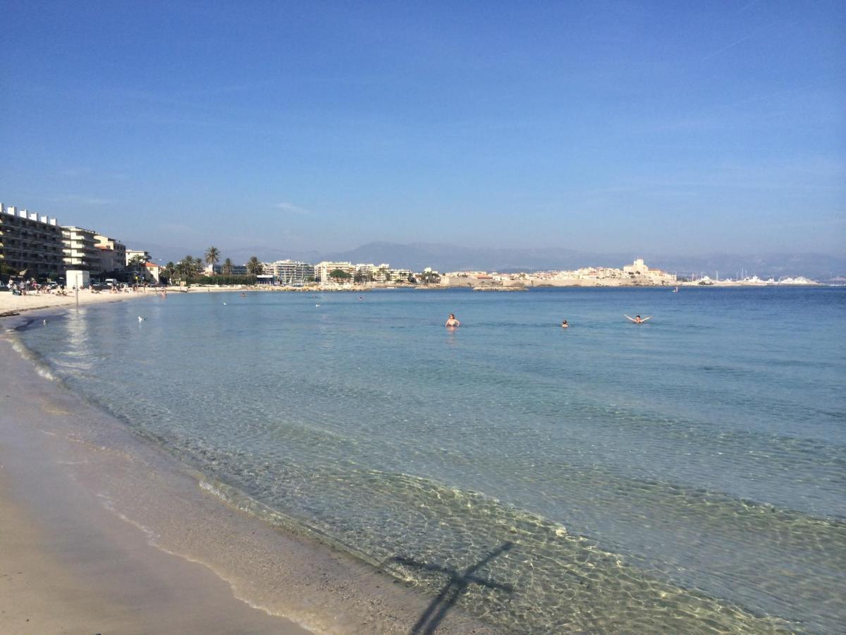 Grand Studio 7 minutes de la Plage et Climatisé sur Juan Les Pins Antibes Esterno foto