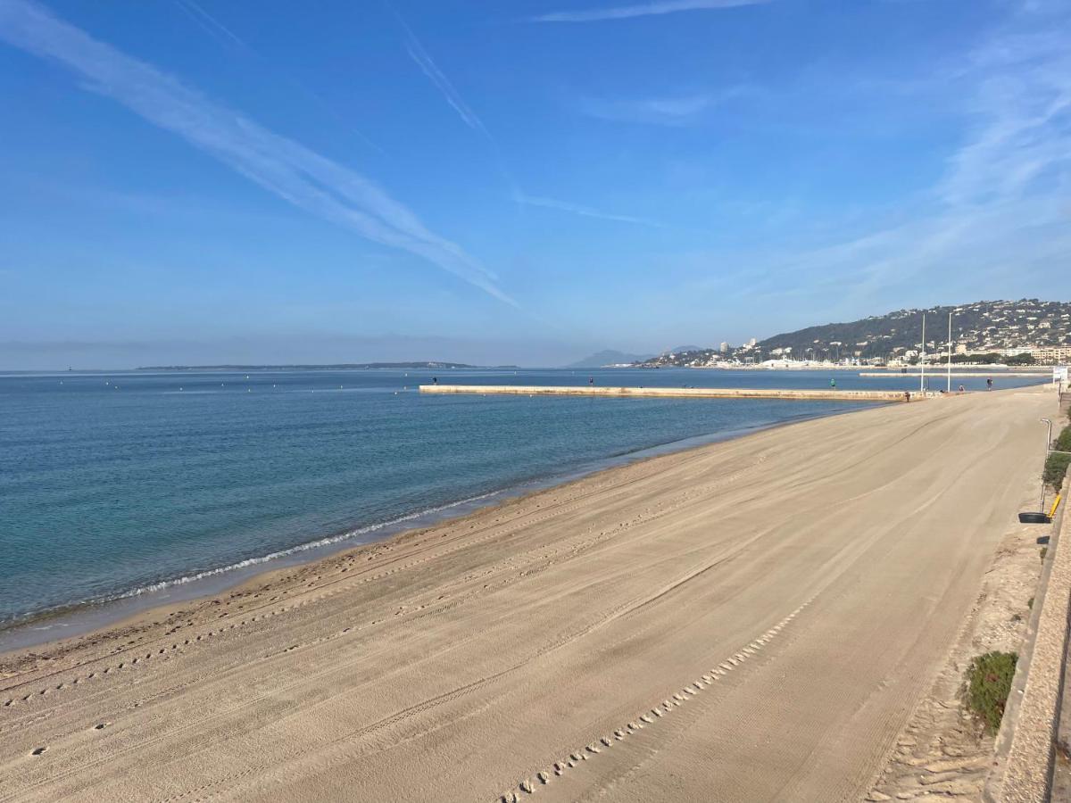 Grand Studio 7 minutes de la Plage et Climatisé sur Juan Les Pins Antibes Esterno foto